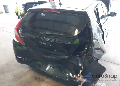 2016 Hyundai Accent Sport z USA, uszkodzony, nr VIN KMHCU5AE5GU264712